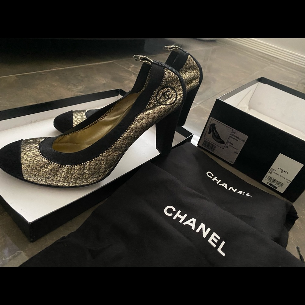 Chanel Black Gold Escarpins Ballet Pumps 39 EUC